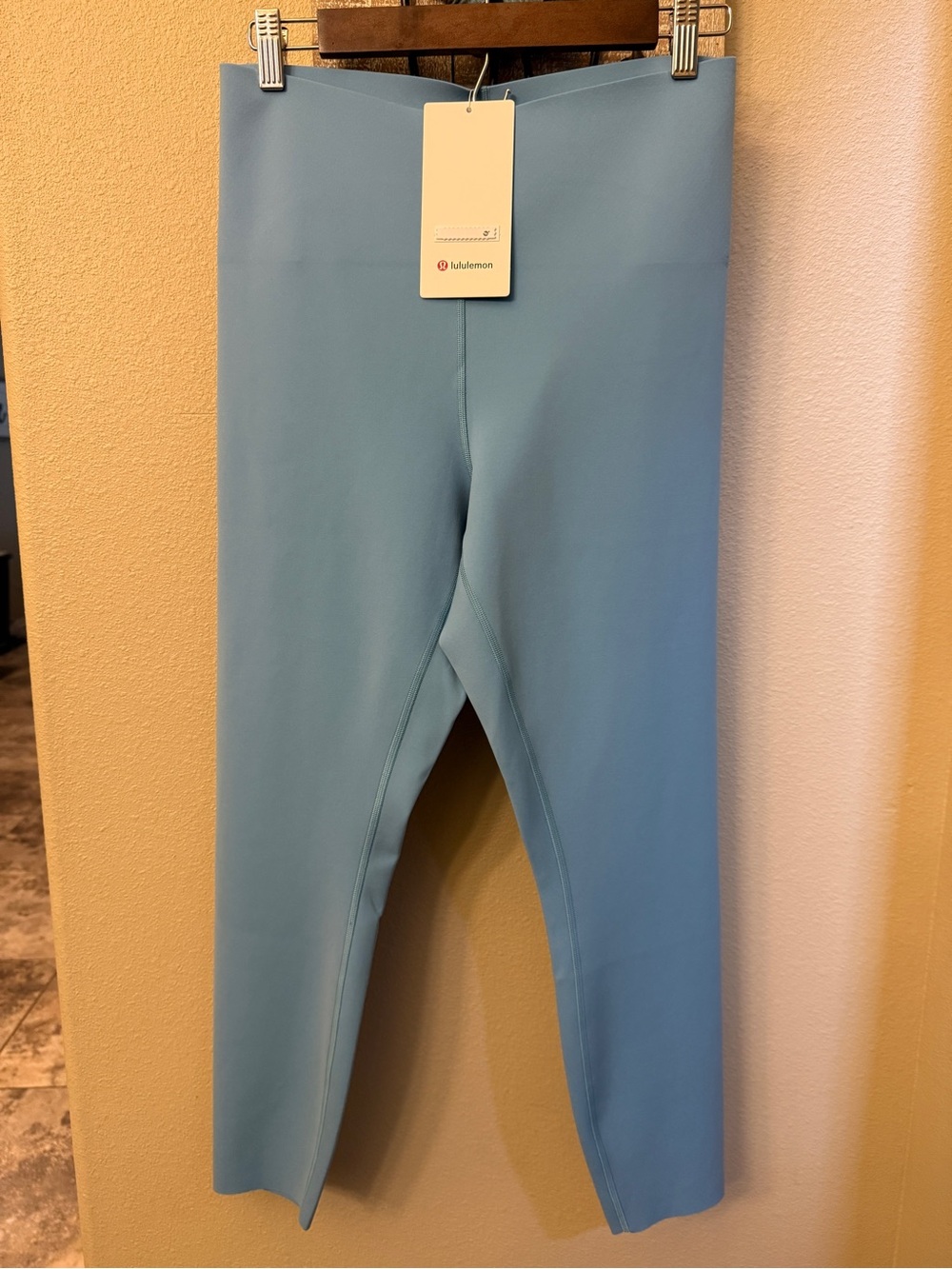 lululemon athletica Washed Blue Glow Up High Rise Tight Leggings Womens 12 NWT